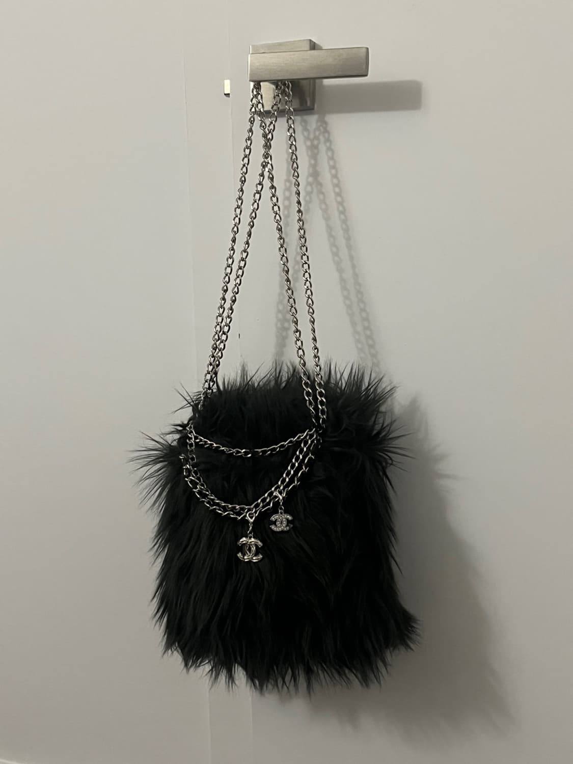 whle store 샤넬 참 퍼 숄더백 상품이미지1