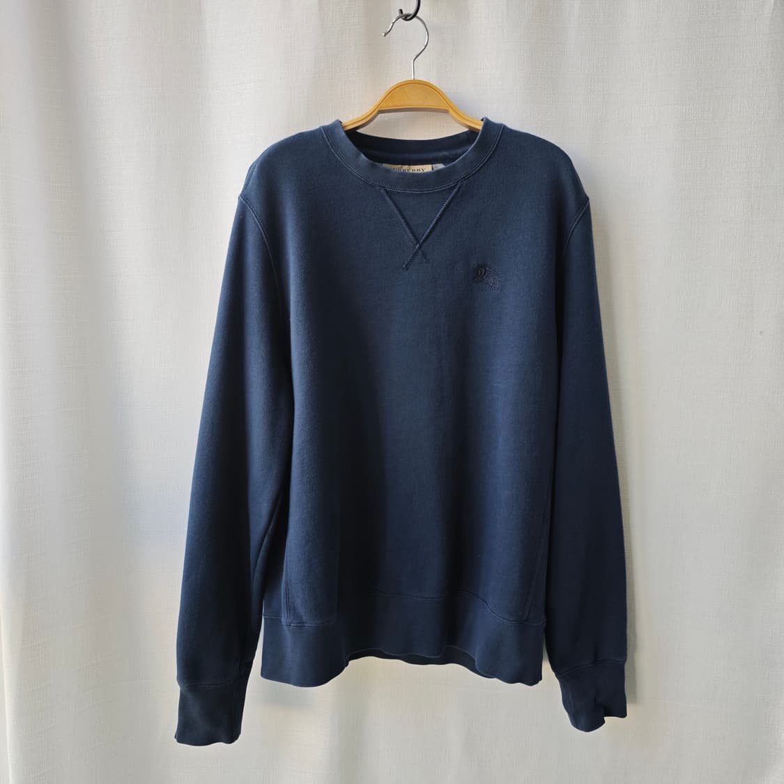 버버리 자수 로고 기모 클래식 맨투맨 네이비 M 상품이미지1