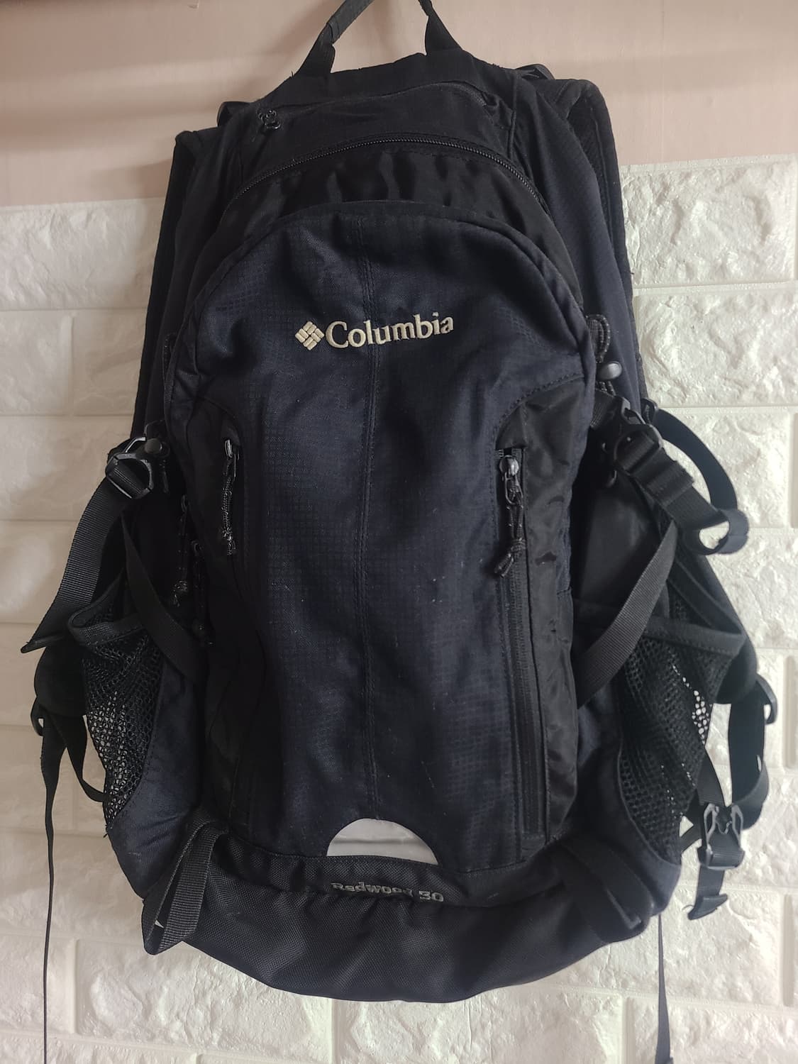컬럼비아 Redwood 30 블랙 백팩 상품이미지1