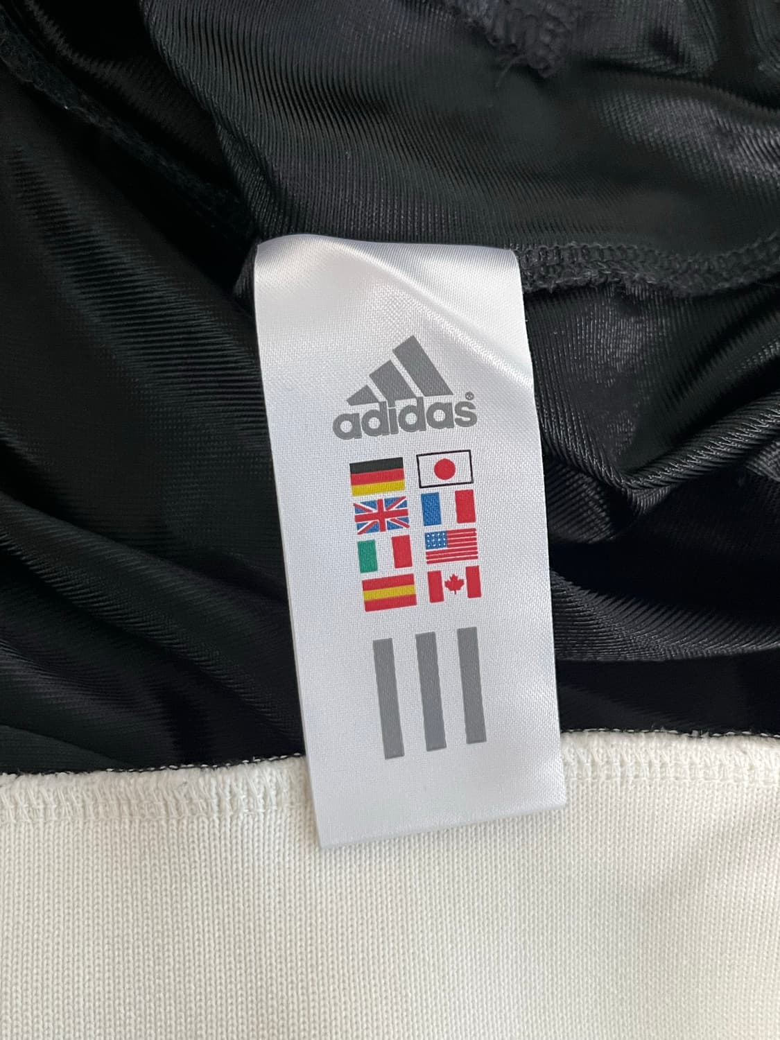 100) 아디다스 검흰 져지 블랙화이트 트랙탑 상품이미지5