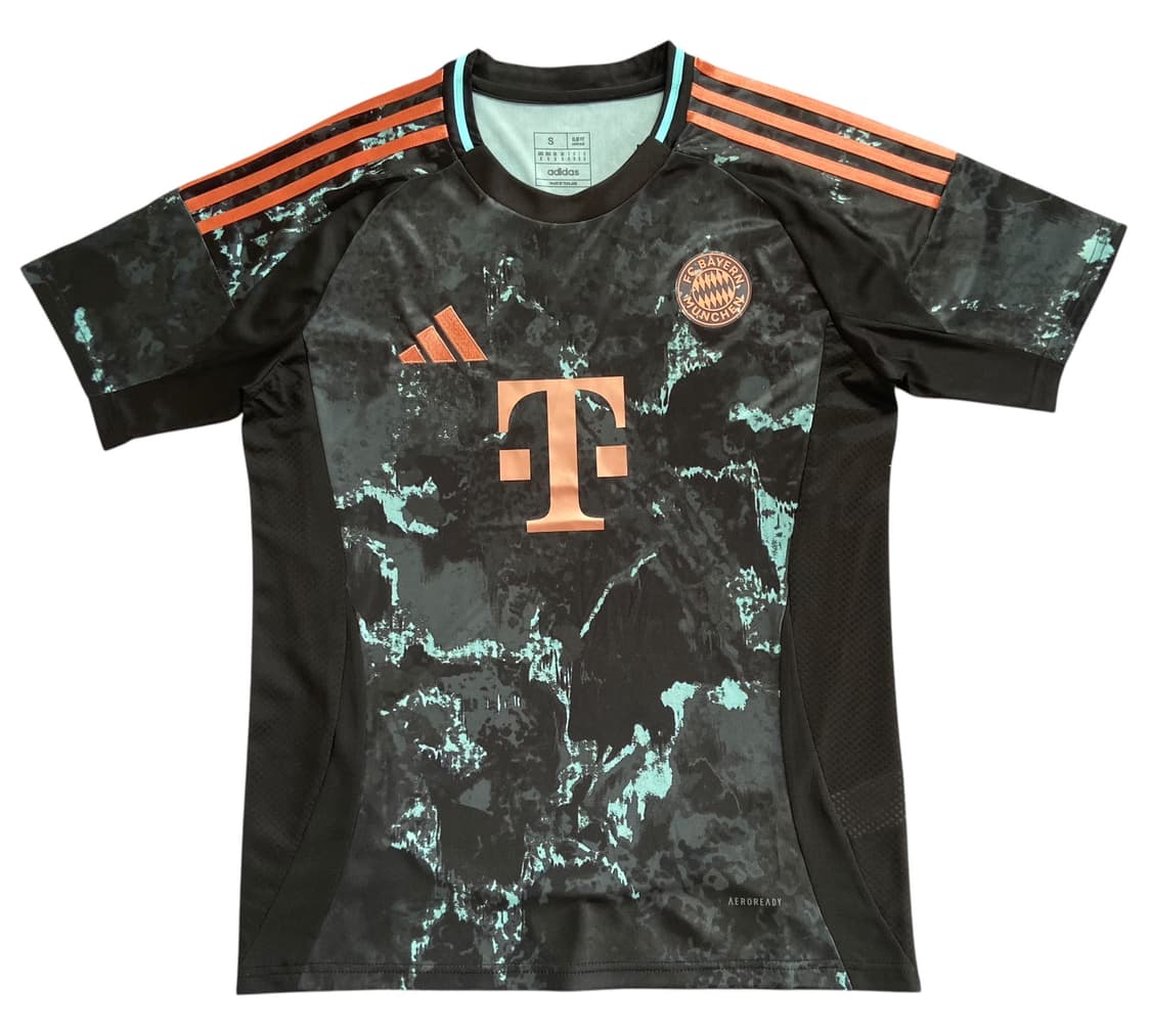 24-25 바이에른 뮌헨 어웨이 유니폼 상품이미지1