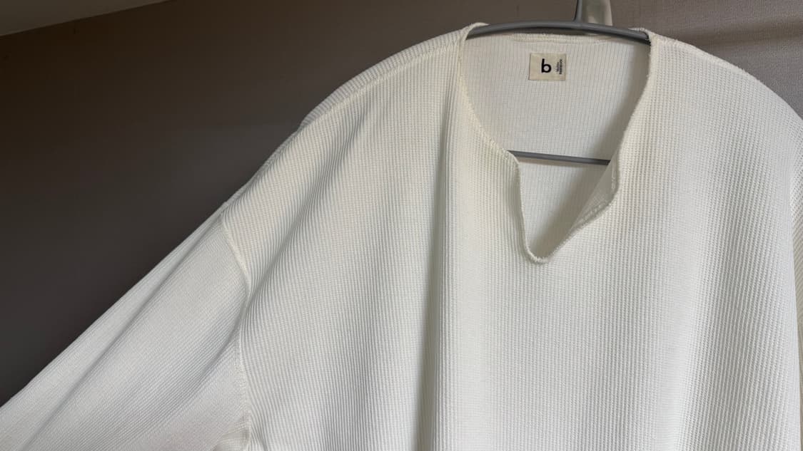 blurhms ROOTSTOCK 블럼스 와플 V슬릿 롱슬리브 (화이트) 상품이미지4