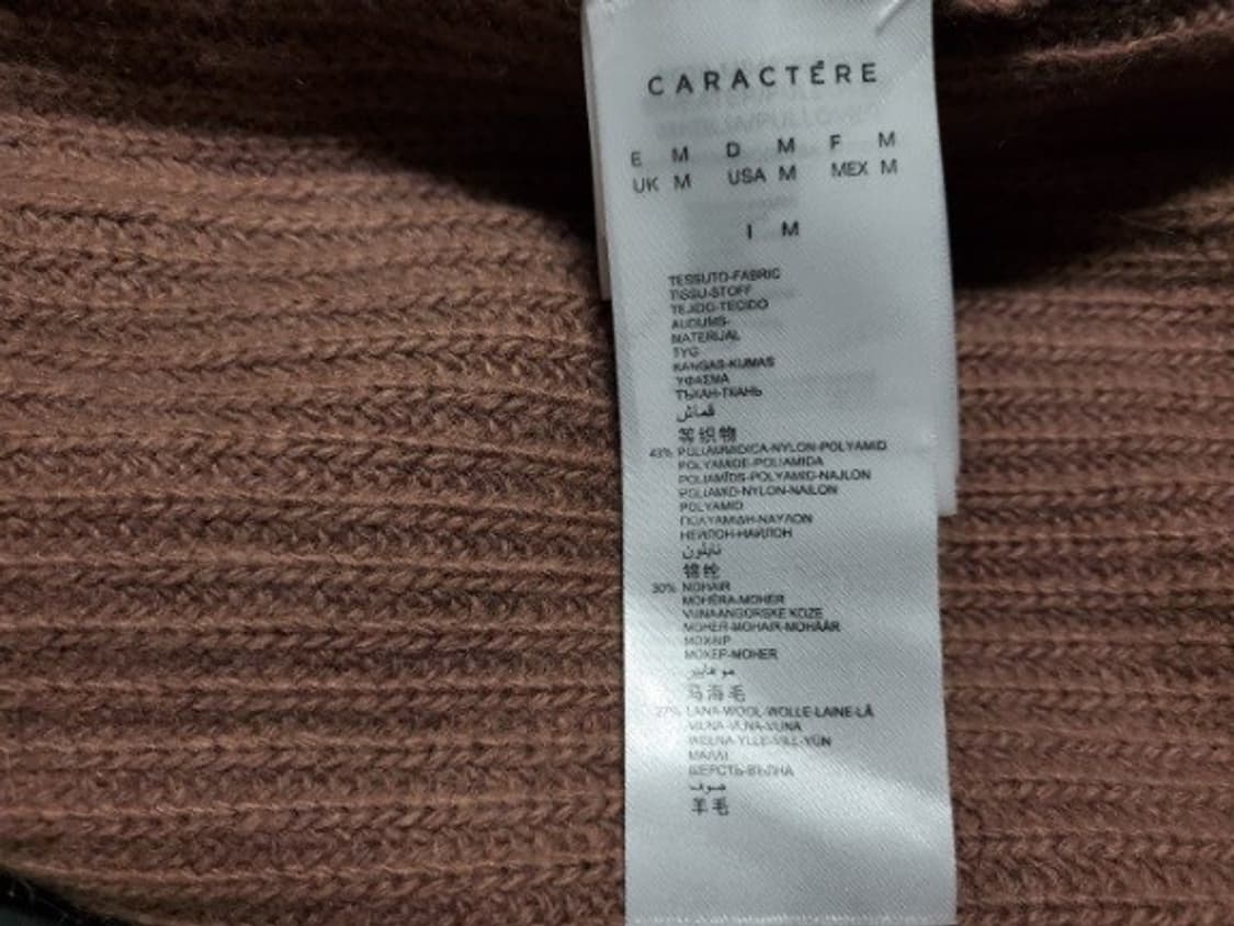 이태리 CARACTERE 까라떼레 투톤 포인트장식 니트 M 새상품
 상품이미지9