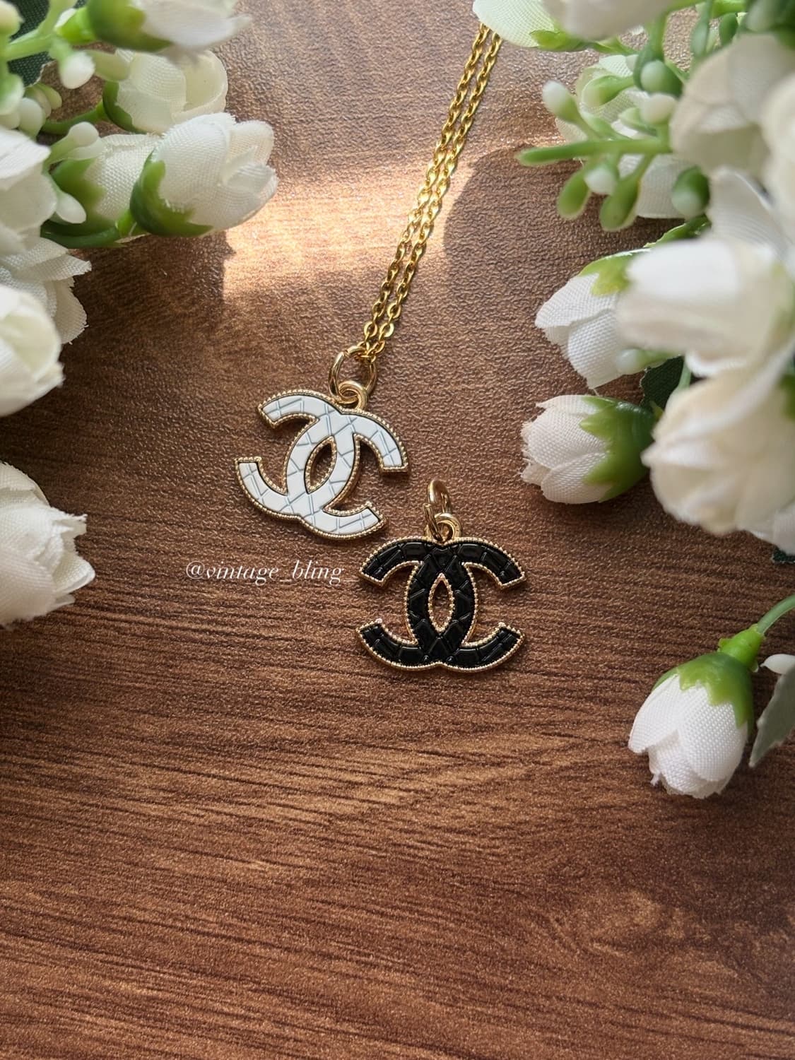 샤넬 퀼팅 로고 화이트 목걸이 상품이미지3