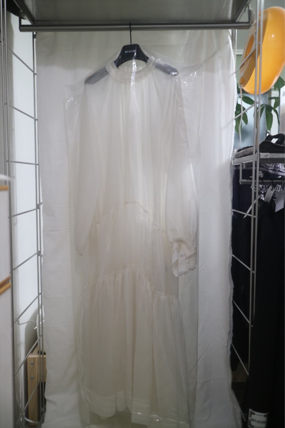 민주킴 Oversized Ruffled Tiered Dress 상품이미지1