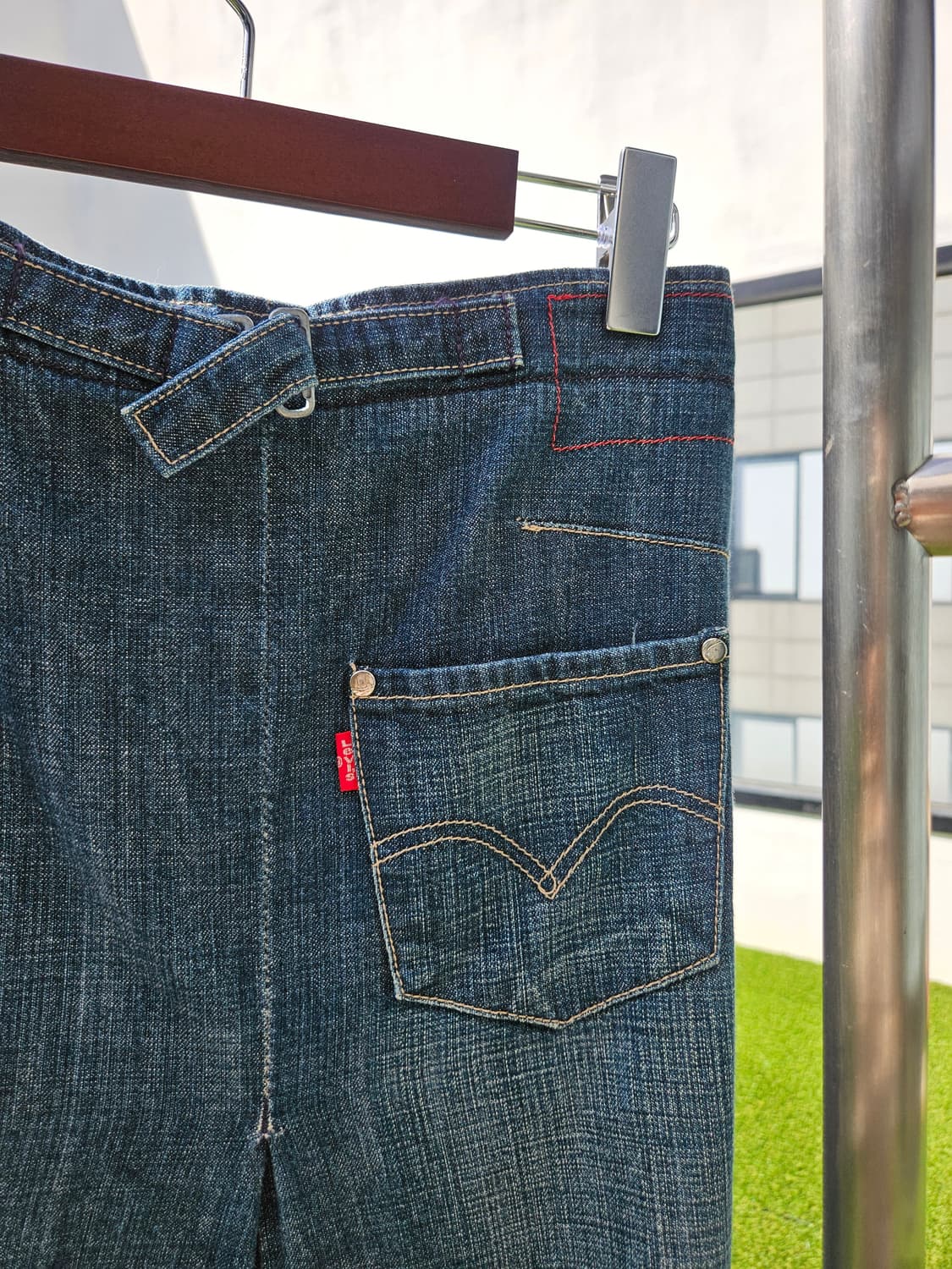 리바이스 엔지니어드 데님 스커트 상품이미지4