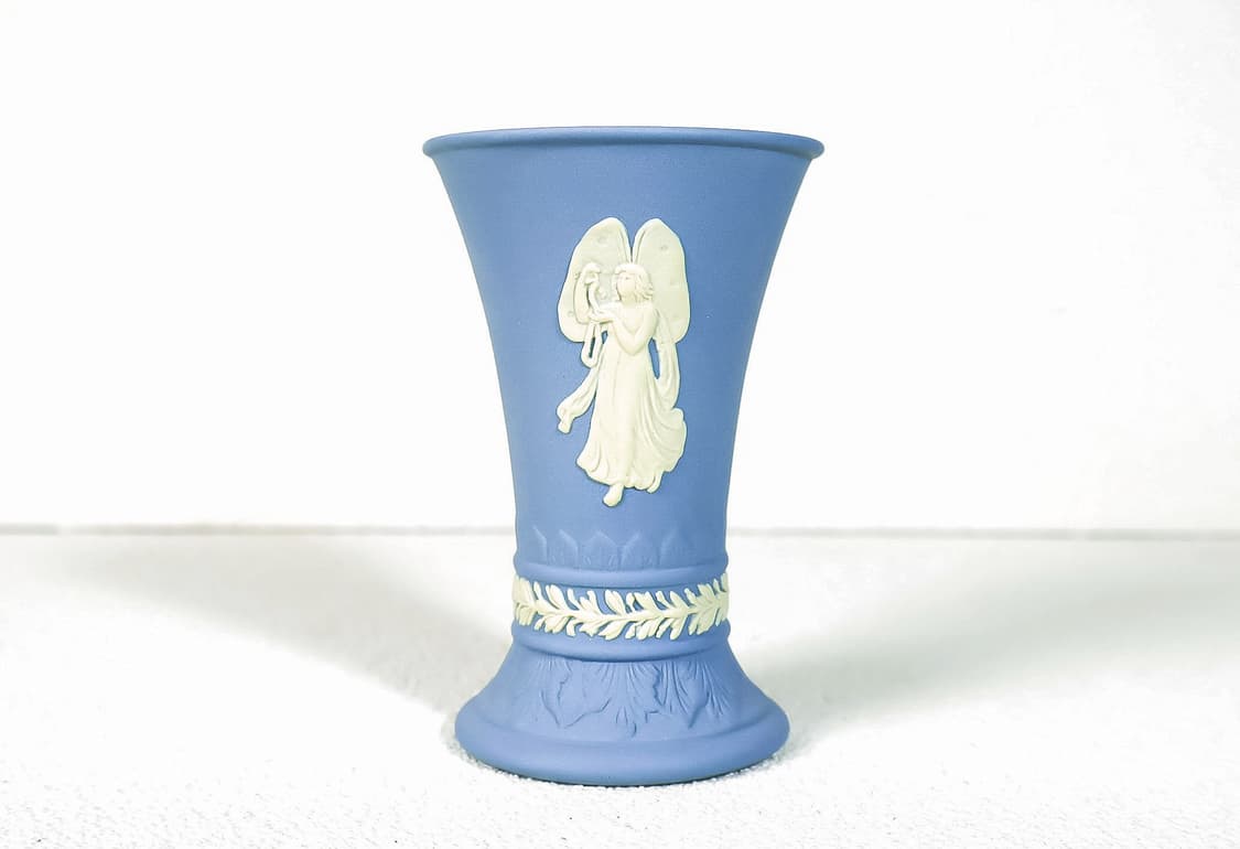 [영국앤틱] 웨지우드 제스퍼웨어 슬림 천사부조 베이스 화병_페일블루 상품이미지2