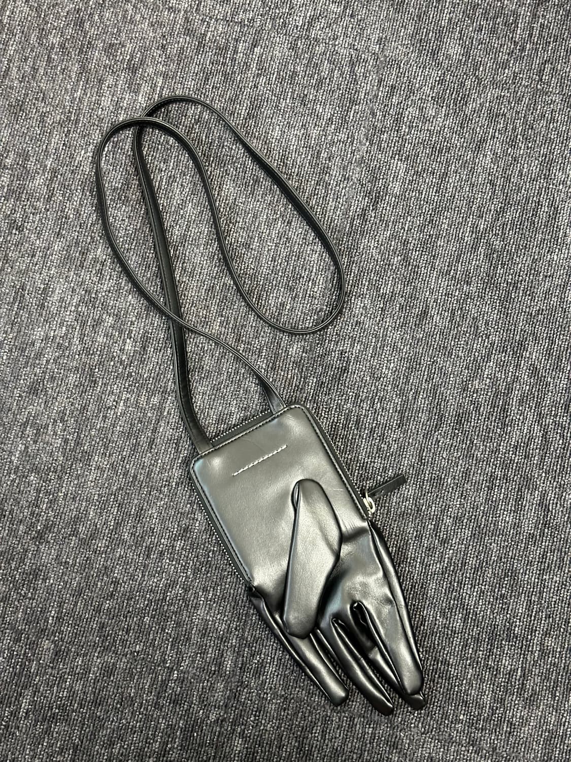 MM6 Maison Margiela 글로브 미니 숄더백 상품이미지5