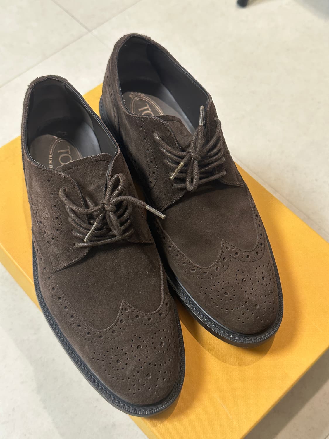 [Tods] 스웨이드 윙팁 상품이미지1