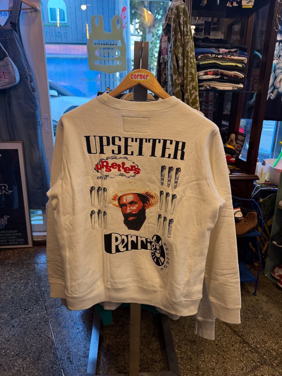 UPSETTER × Lee “Scratch” Perry 그래픽 스웻셔츠 상품이미지1