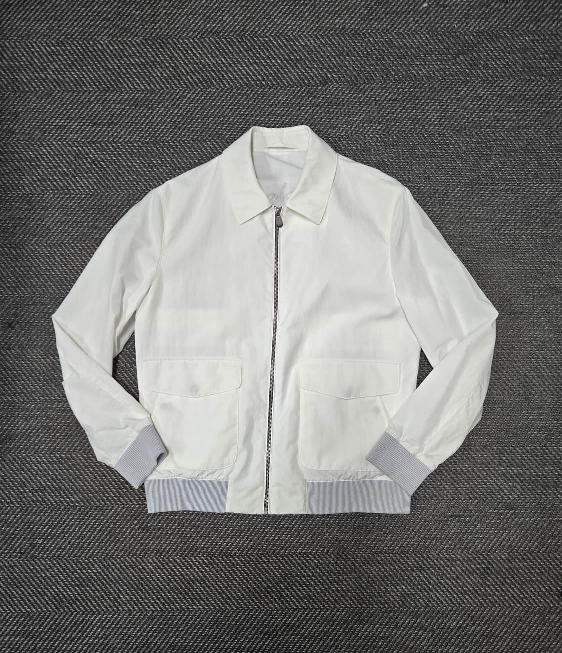 갤럭시 23ss 점퍼 화이트 봄버 자켓 상품이미지1