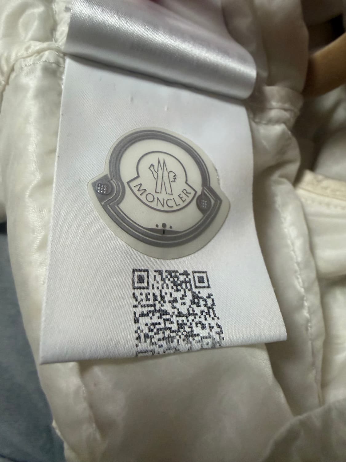 몽클레어 경량패딩 m 상품이미지4