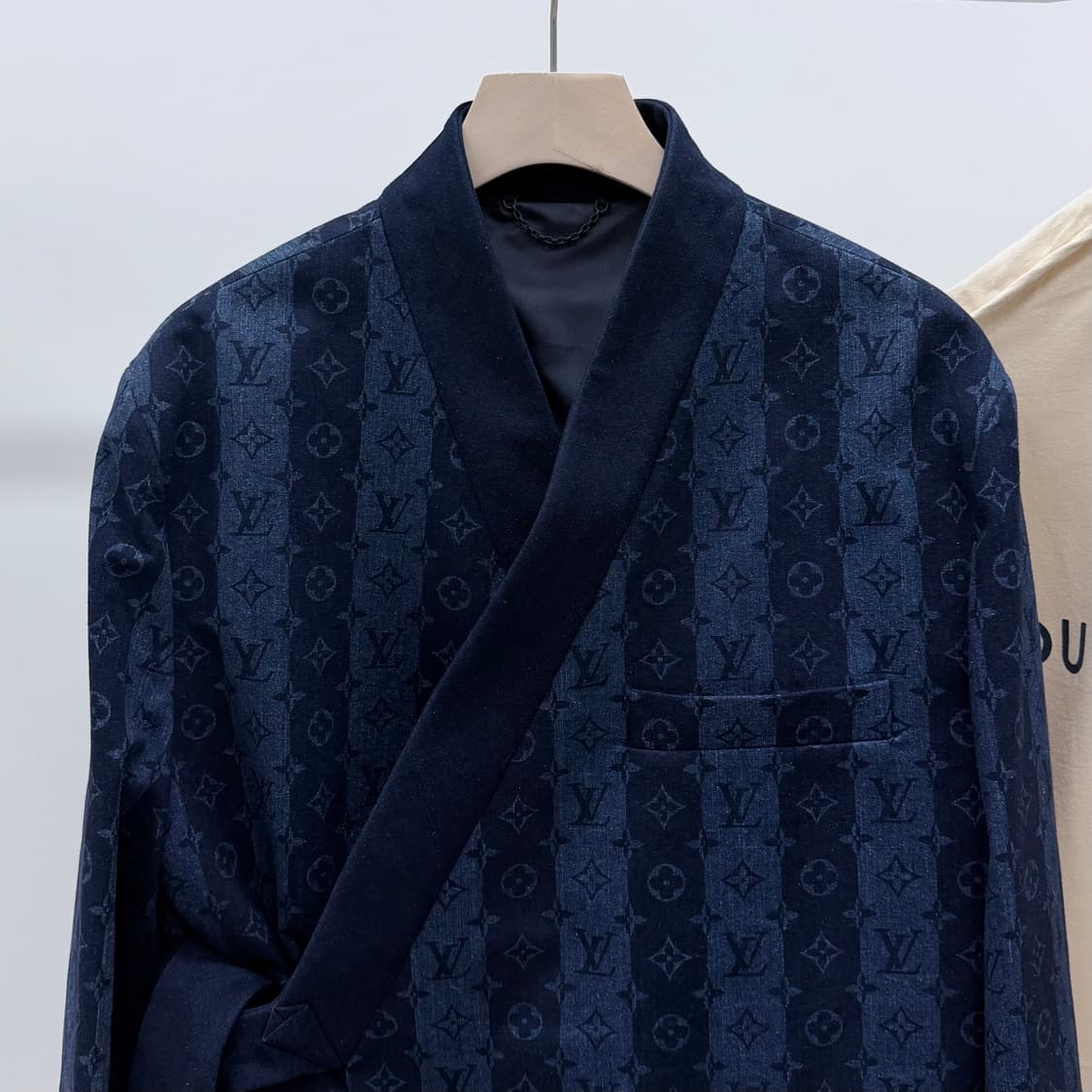 [S+급/48] 루이비통 x 니고 모노그램 기모노 자켓 상품이미지2