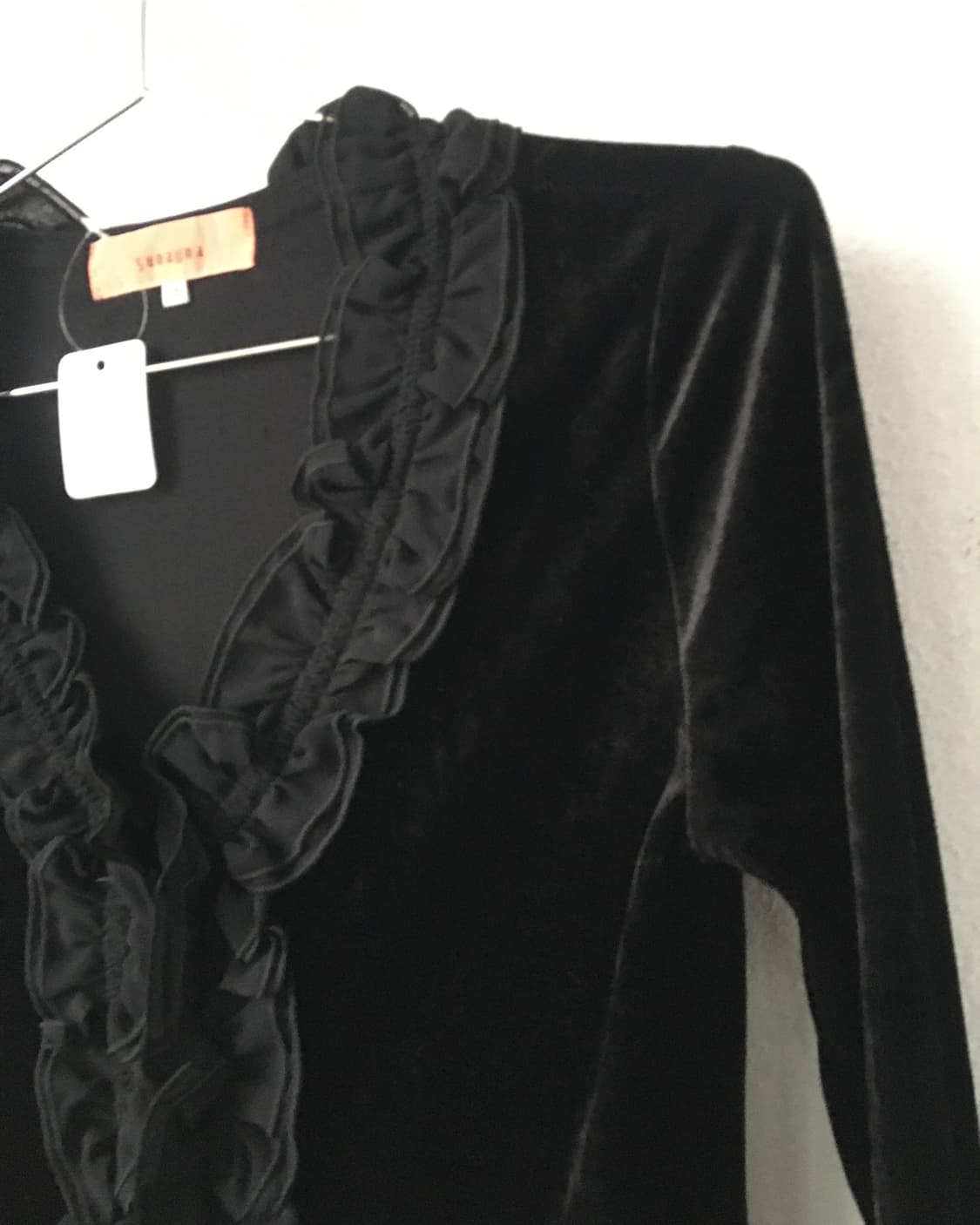 Ruffle point velvet cardigan 상품이미지2