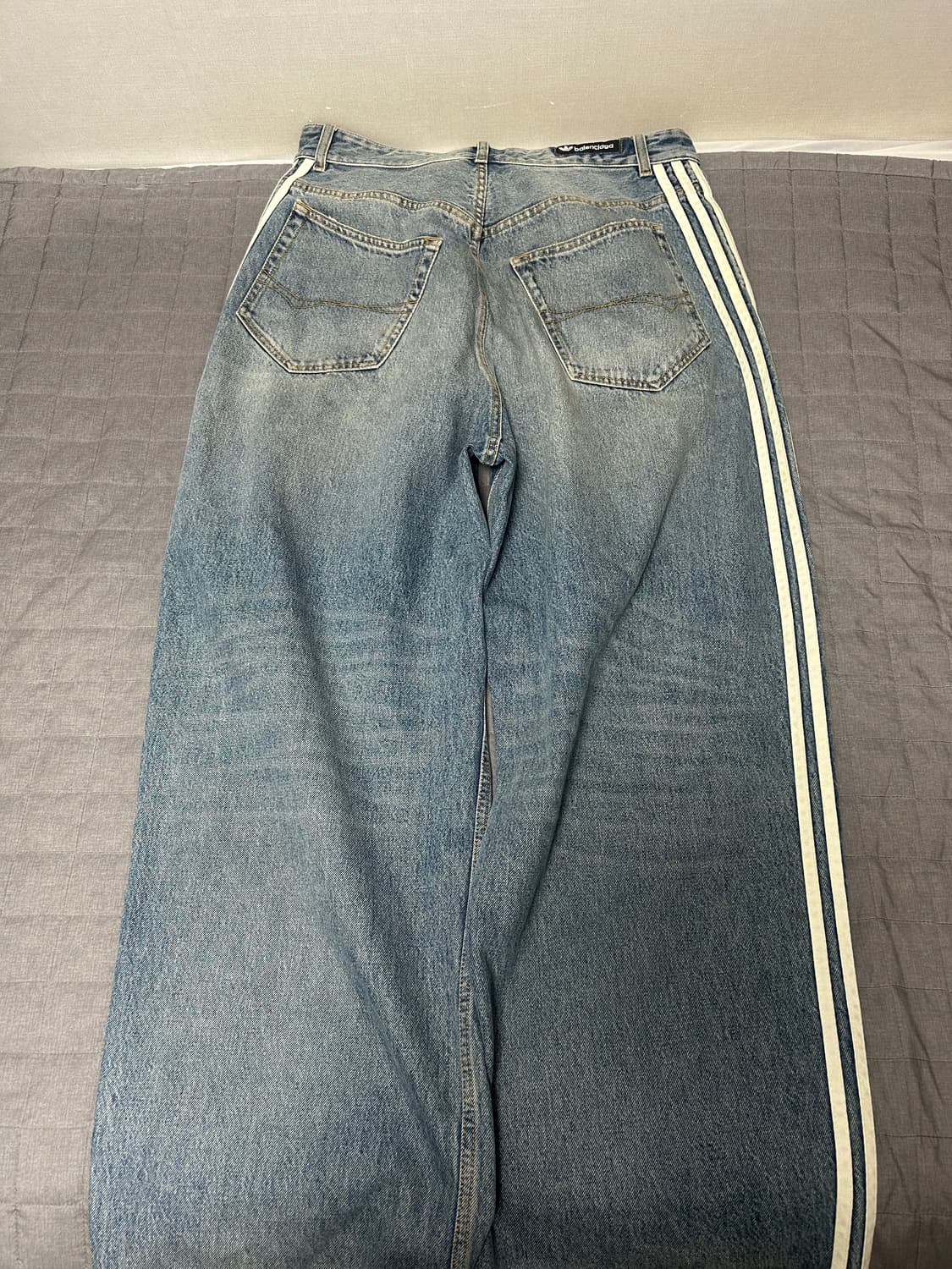 [XS] 발렌시아가 아디다스 라지배기 데님 팬츠 연청 상품이미지2