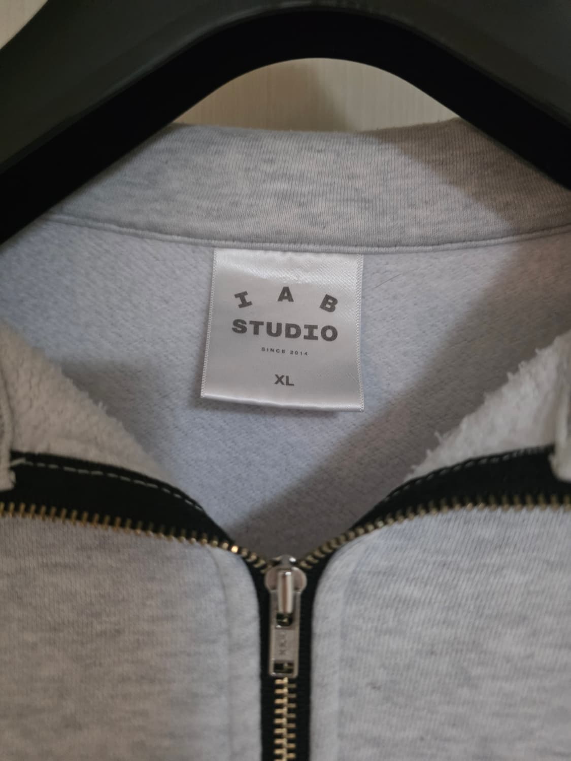 아이앱스튜디오 그레이 하프집업 xl 상품이미지3