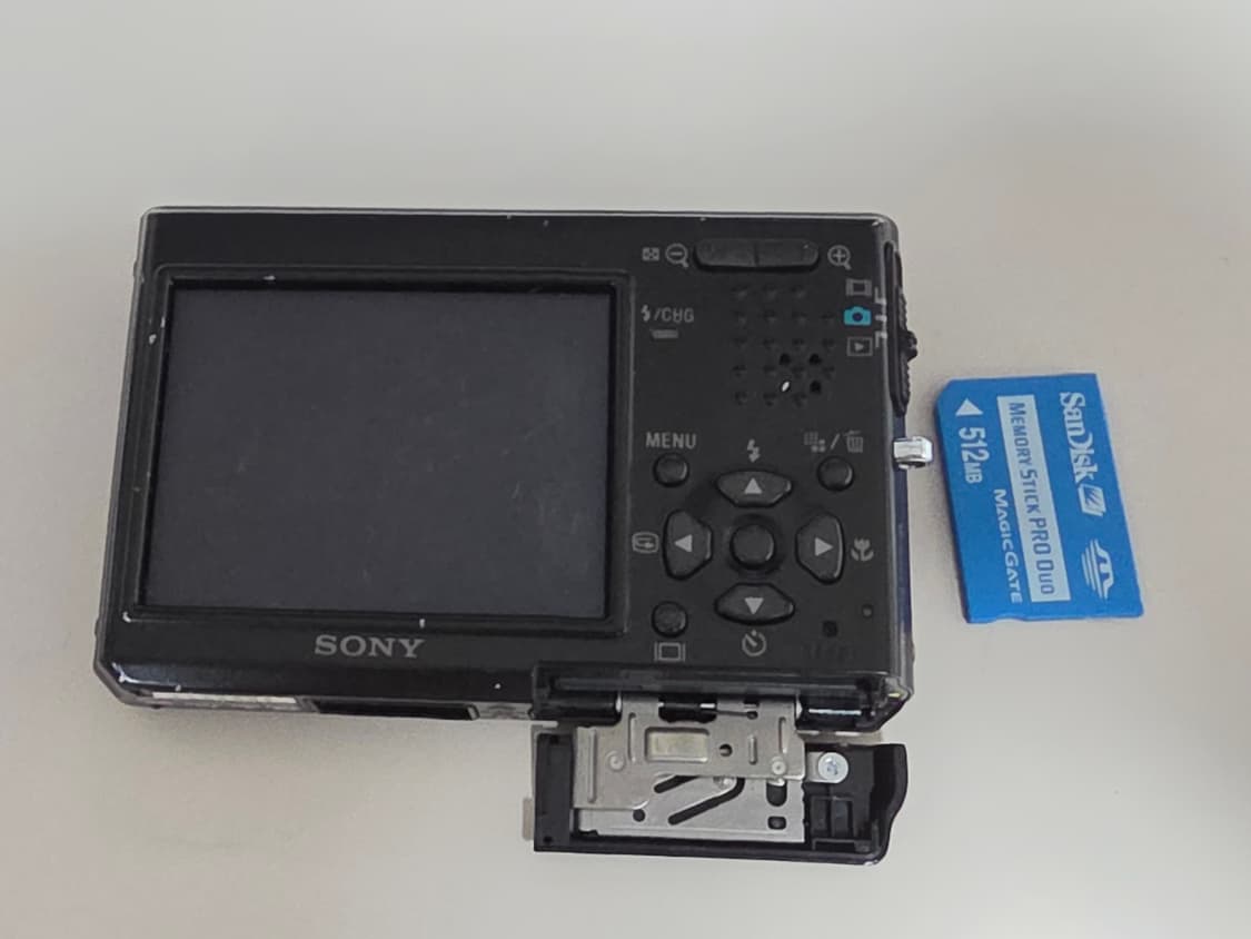 소니 사이버샷 DSC-T1
디지털카메라 상품이미지8