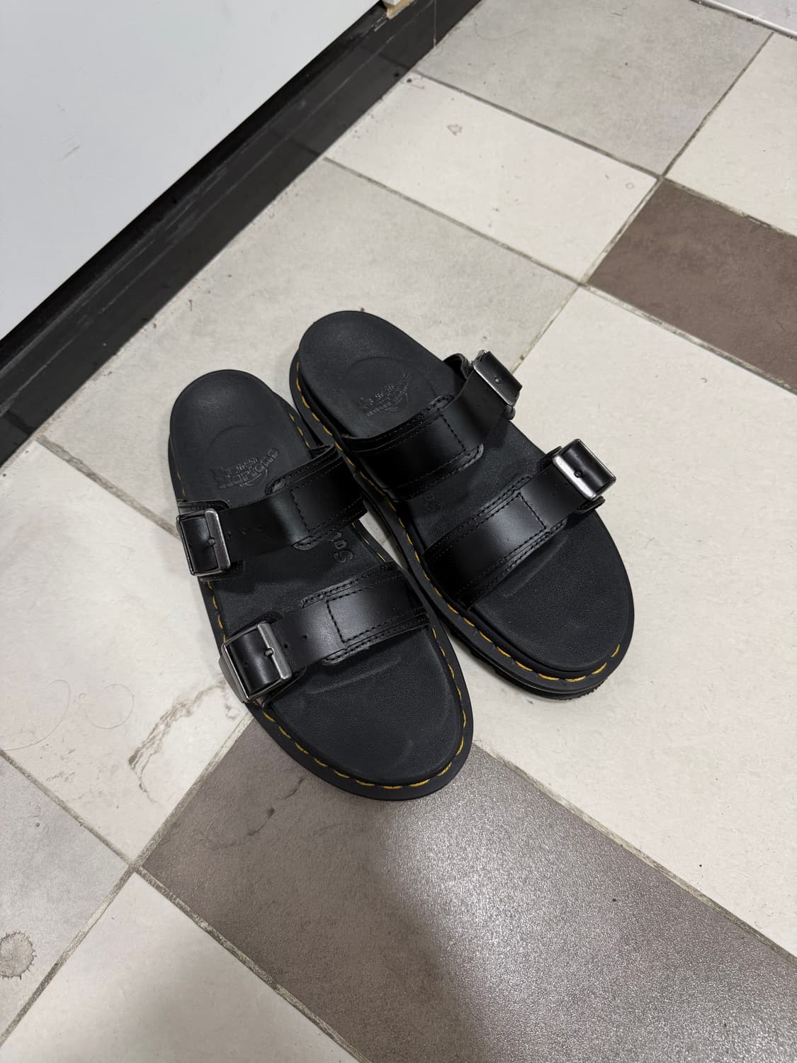 닥터마틴 마일즈 슬리퍼 상품이미지1