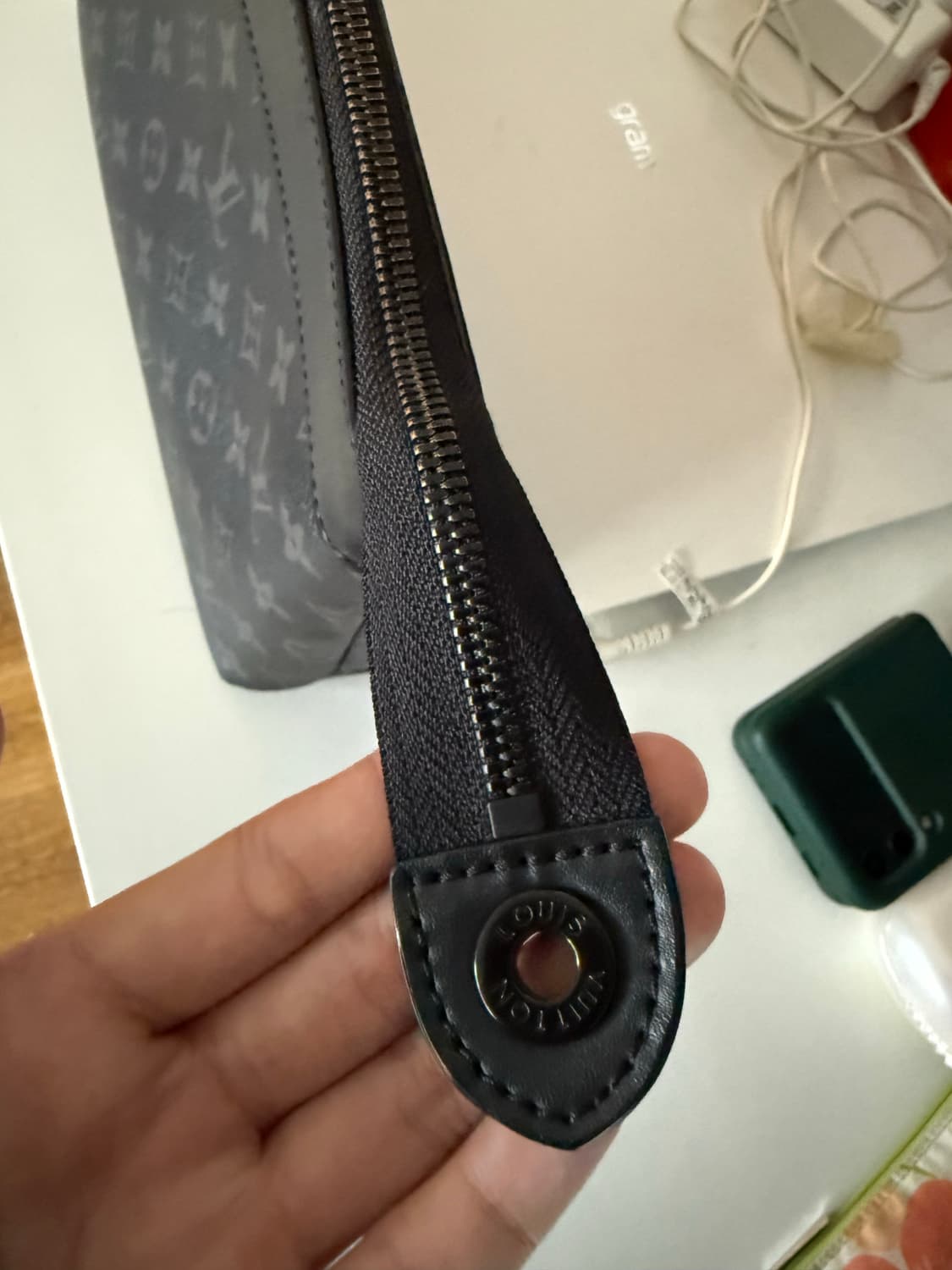 루이비통 포쉐트 보야주 수플 모노그램 클러치 상품이미지5