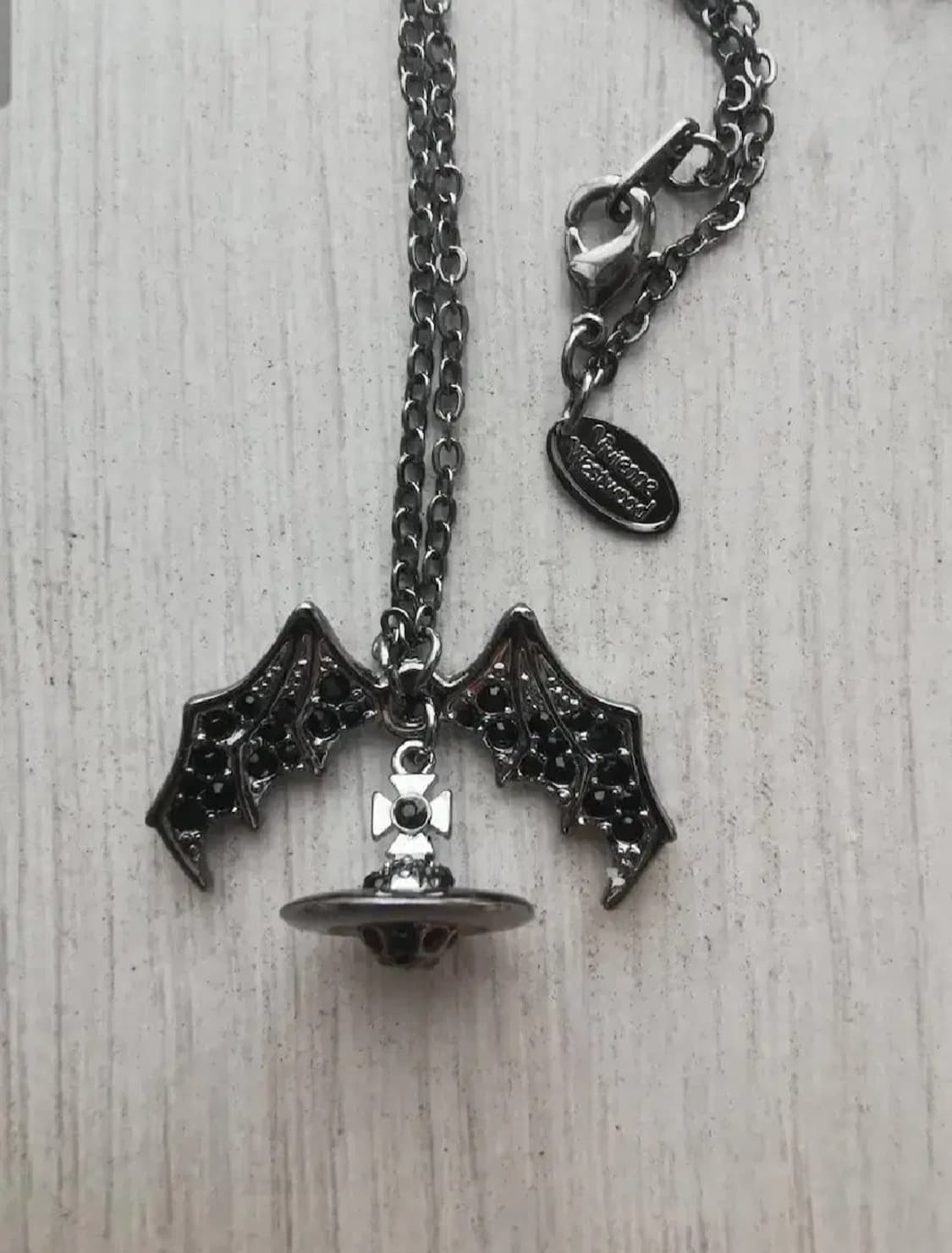 비비안웨스트우드 박쥐 목걸이 상품이미지4