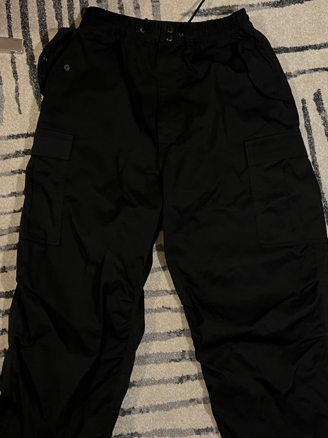 [S] 23FW 준야 와타나베 블랙 헤비 카고 나일론 팬츠 상품이미지4