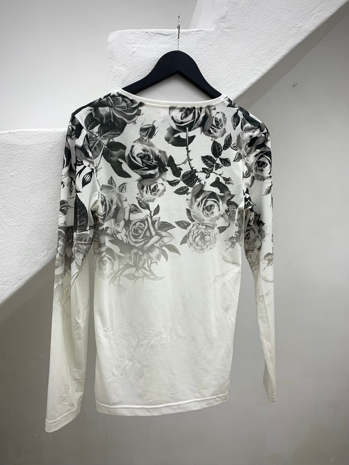 Midas rose print slim-fit cut sew   상품이미지2