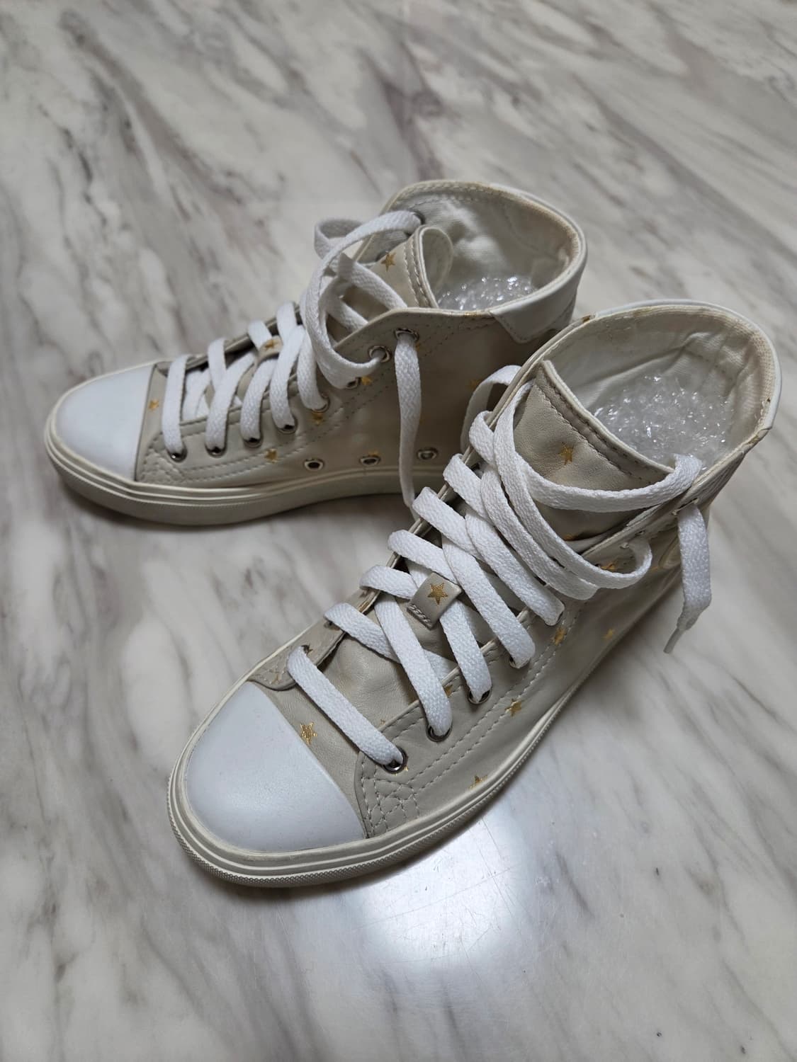 생로랑 레더 하이탑 스니커즈 상품이미지2