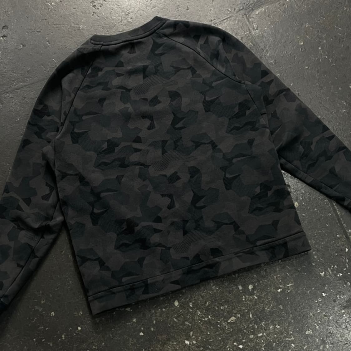 100 나이키 테크팩 카모 맨투맨 상품이미지5