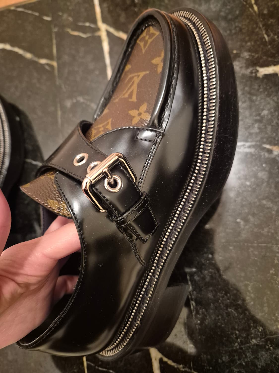 루이뷔통 로퍼 상품이미지4