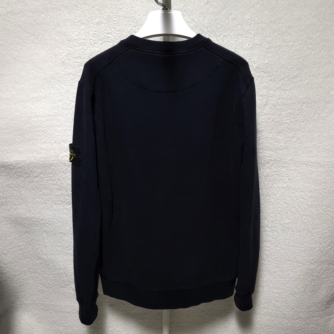 [정품] L / 21FW 스톤아일랜드 맨투맨 블랙 상품이미지2