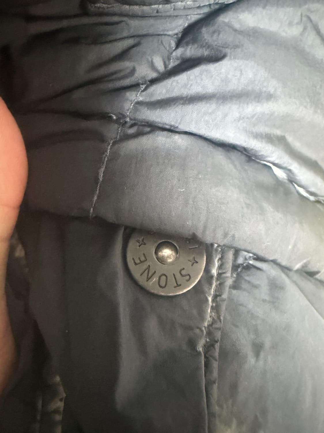 [국문택, 실측L] 스톤아일랜드 크링클랩스 페인티드 카모 패딩 블랙 상품이미지5