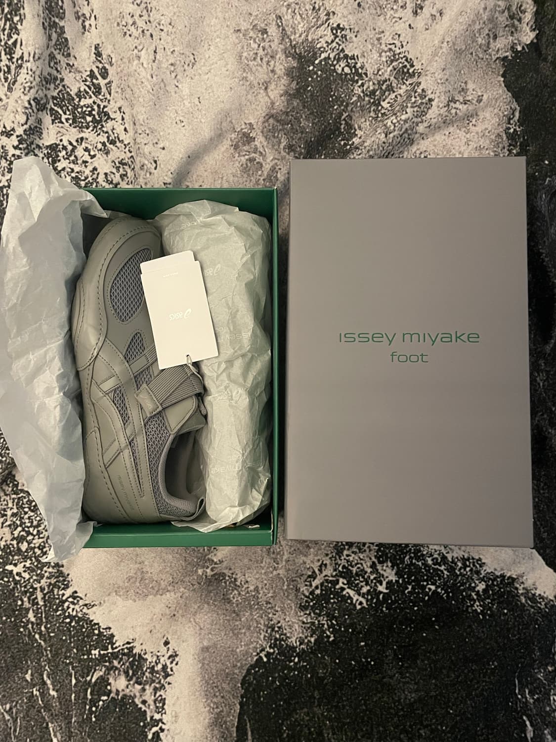 이세이 미야케 x 아식스 상품이미지2