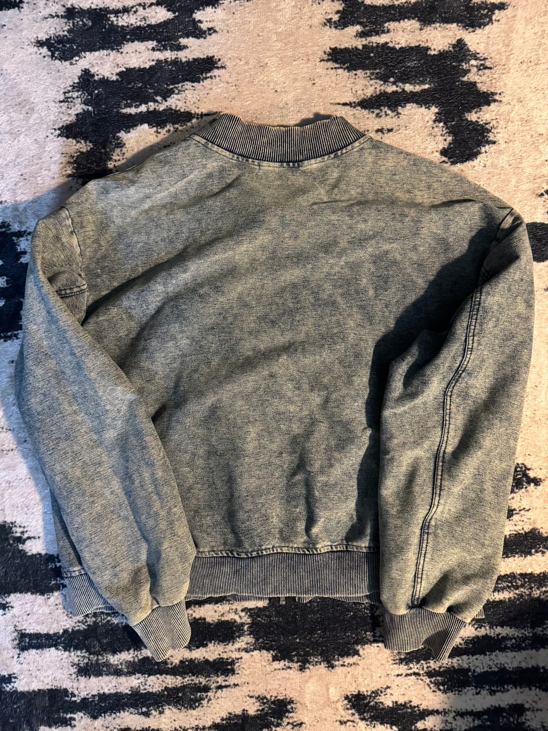 워싱 디테일 봄버 자켓 상품이미지3