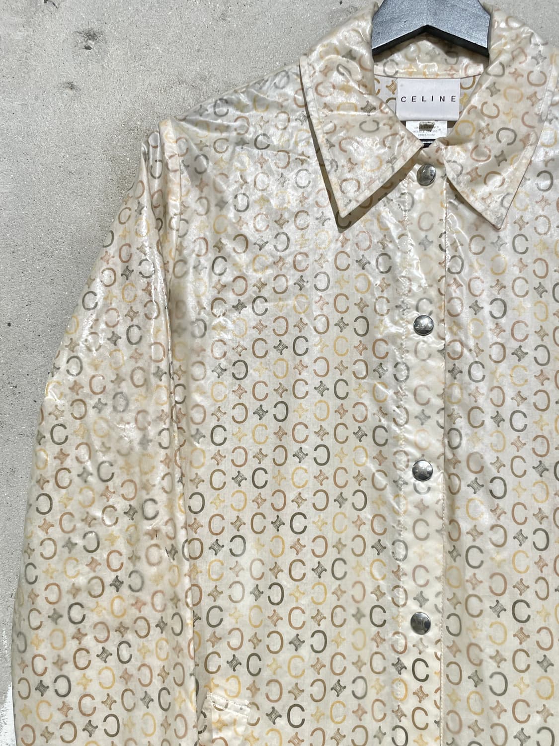 셀린느 트리오페 모노그램 스냅 버튼 폴리우레탄 코트 상품이미지2