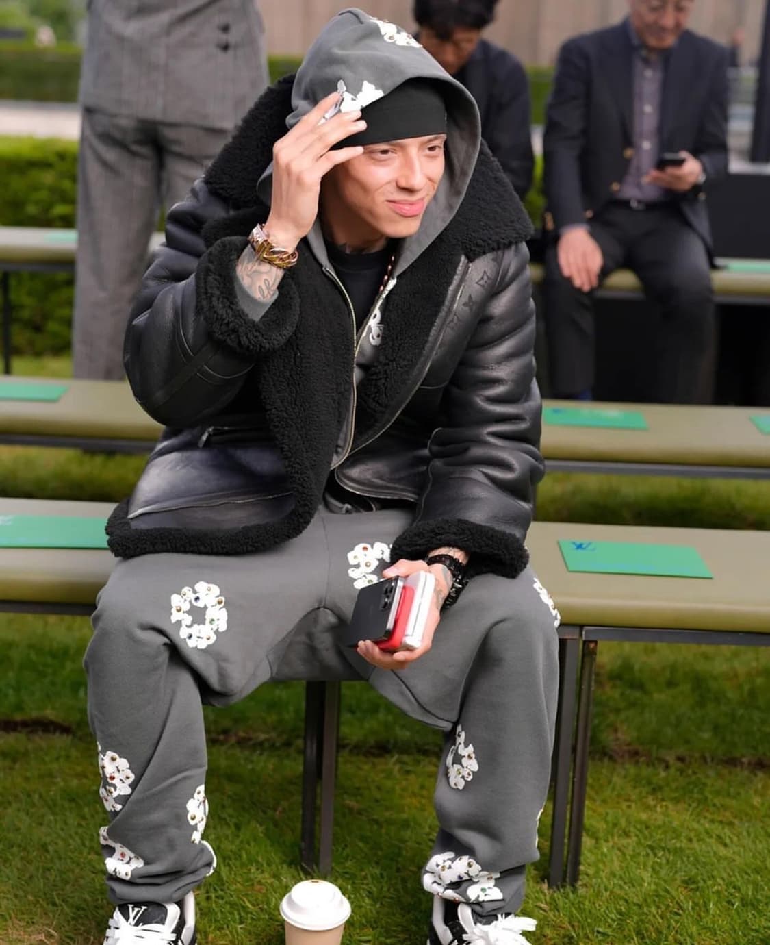 데님티어스 라인스톤 후드집업 블랙 상품이미지1