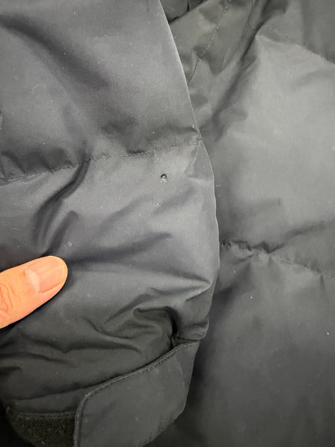 정품) 노스페이스 남성 블랙 온볼 패딩 L 상품이미지4