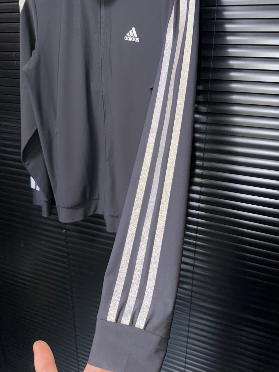 아디다스 리플렉티브 삼선 기능성 운동 런닝 헬스 필라테스 집업 트레이닝 상품이미지3