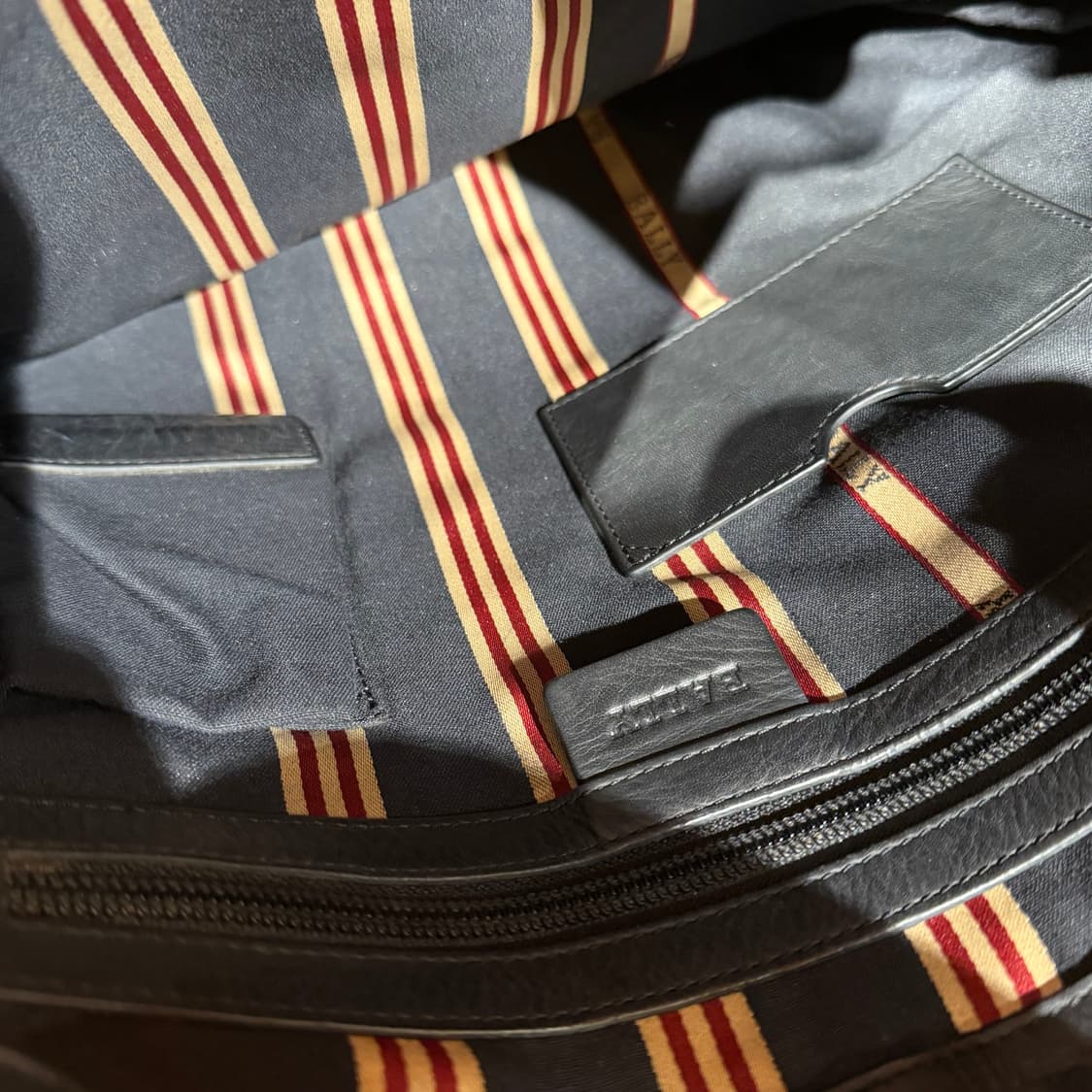 BALLY 발리 카우레더 크로스백 상품이미지7