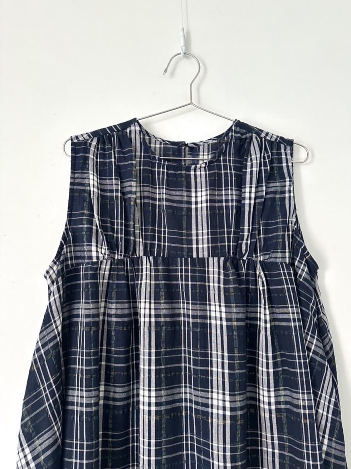 Check pintuck sleeveless blouse 상품이미지5