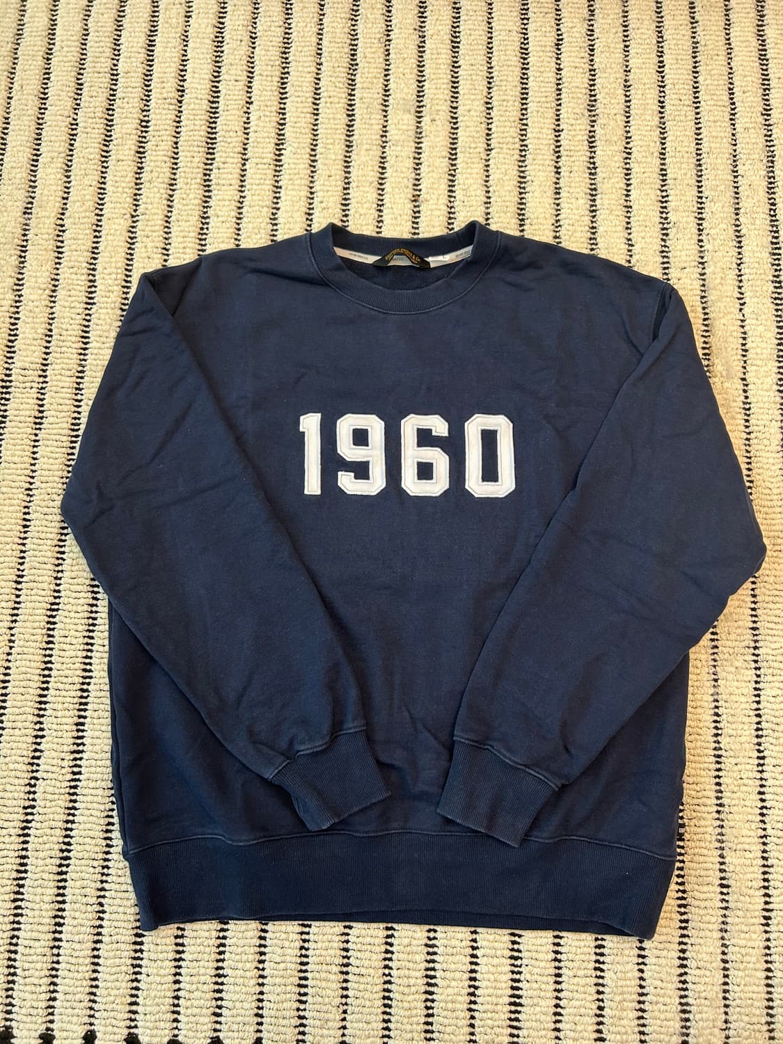 유니폼브릿지 1960 빅로고 네이비 맨투맨 상품이미지1