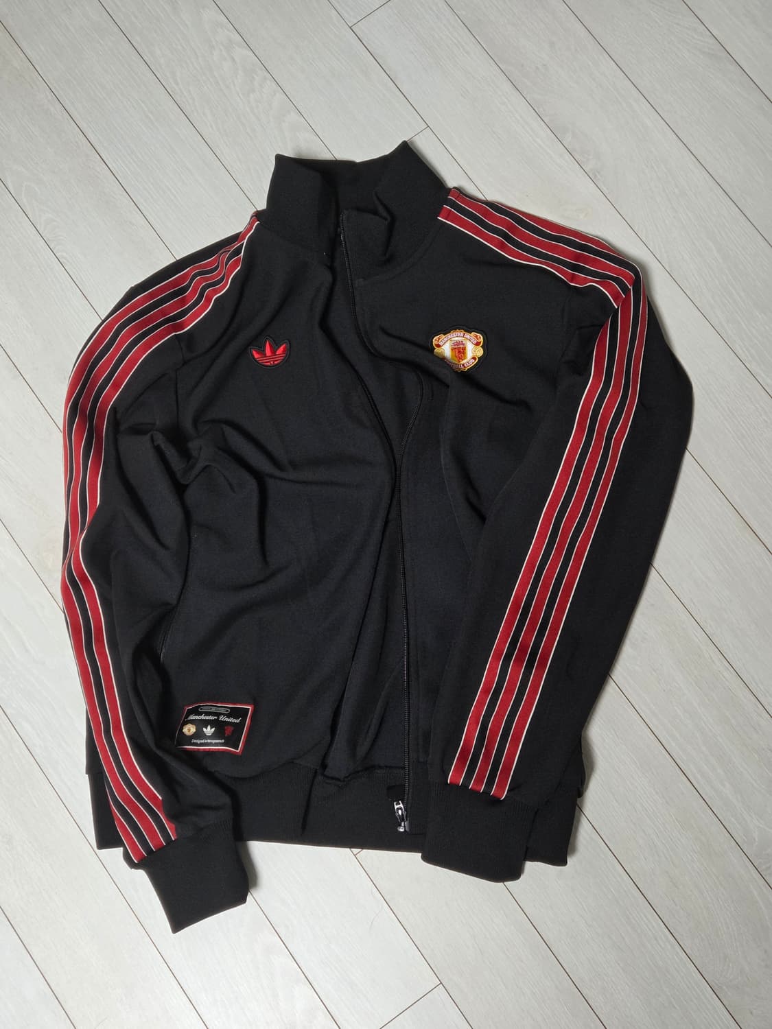 아디다스 맨체스터 유나이티드 테라스 아이콘 트랙탑 블랙 - KR 사이즈 상품이미지1