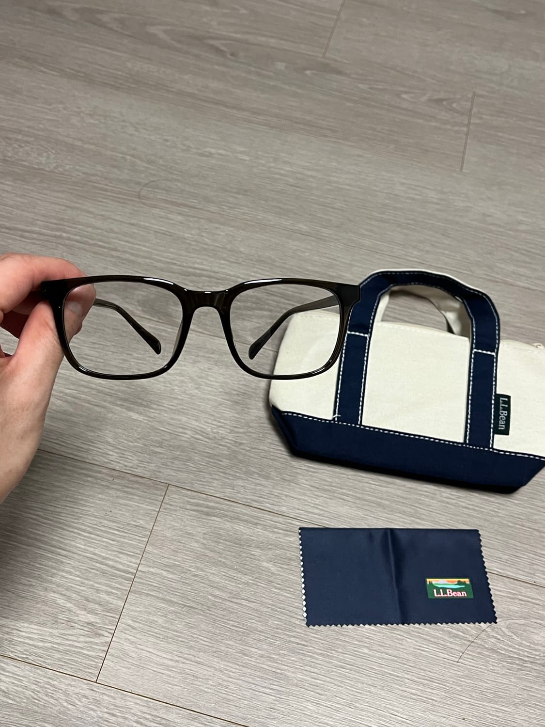 (미개봉새상품)엘엘빈 L.L.Bean 조광 선글라스, 안경닦이, 파우치 상품이미지2