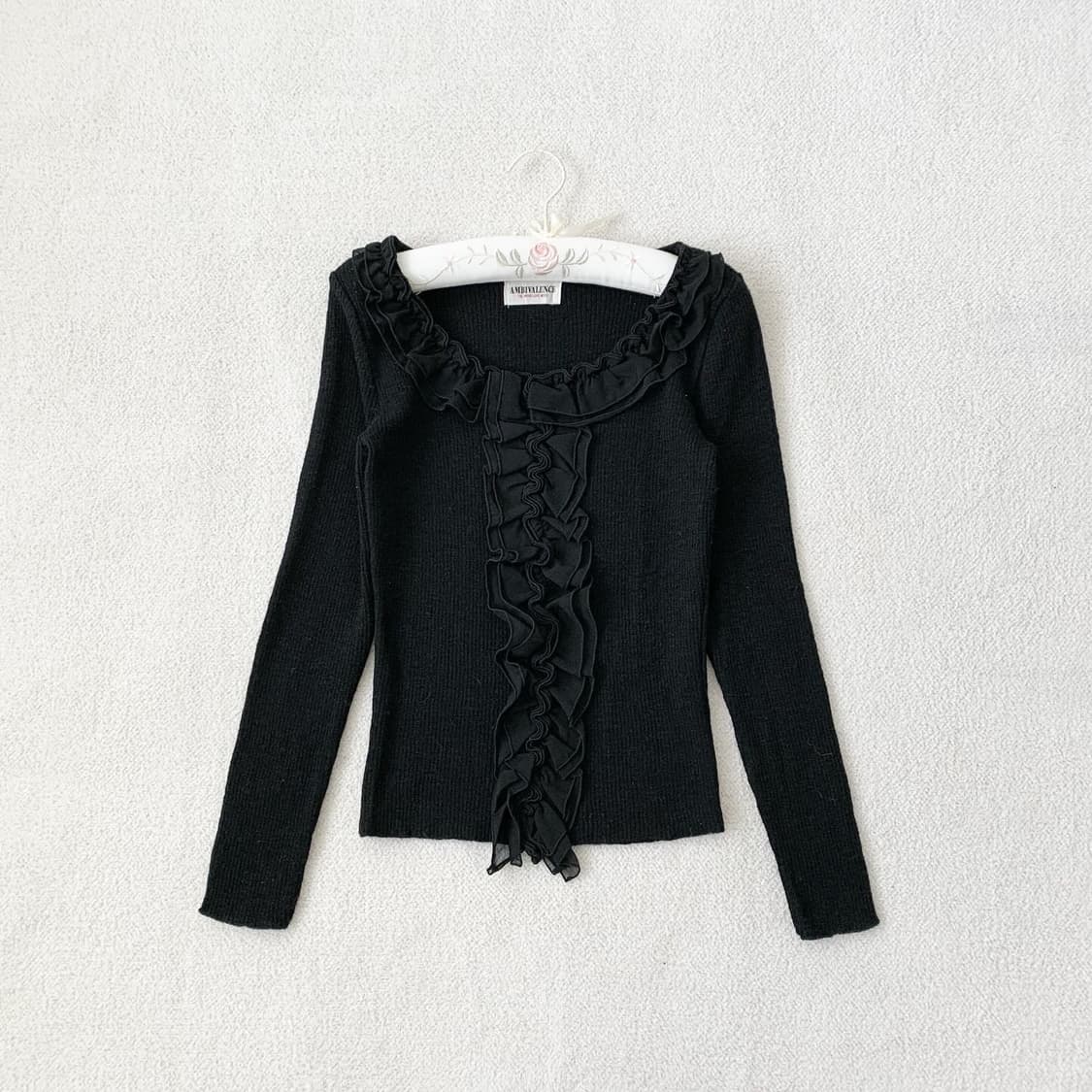 블랙 딱붙핏 골지 프릴 니트 상품이미지2