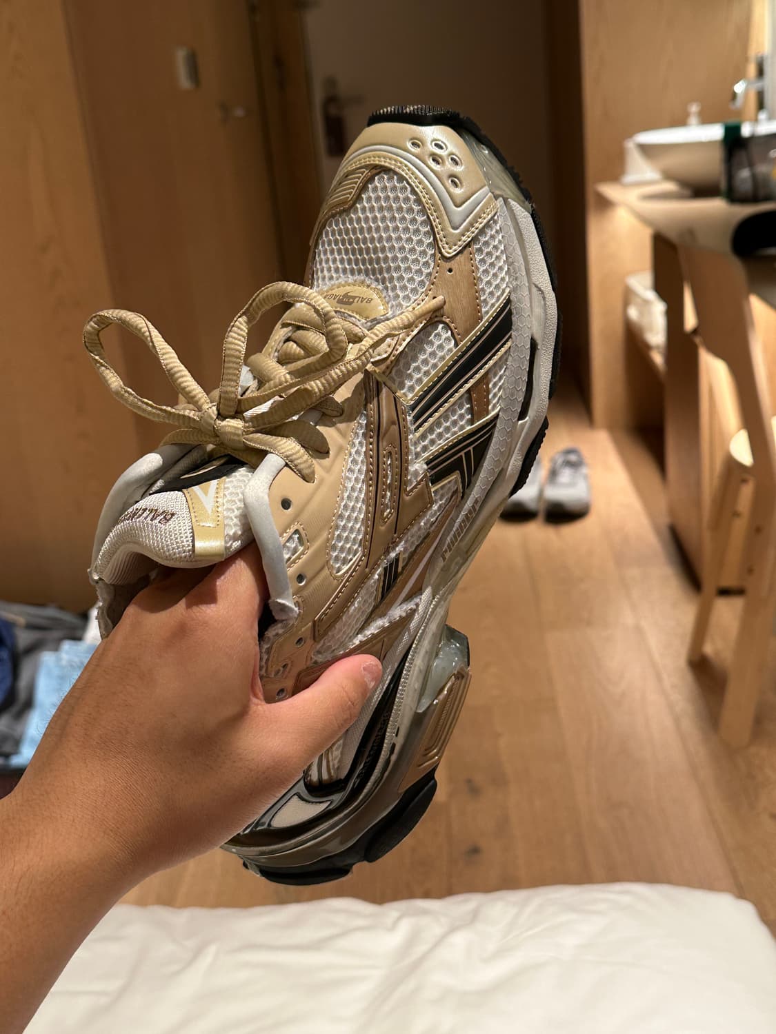 43] 발렌시아가 러너 상품이미지2