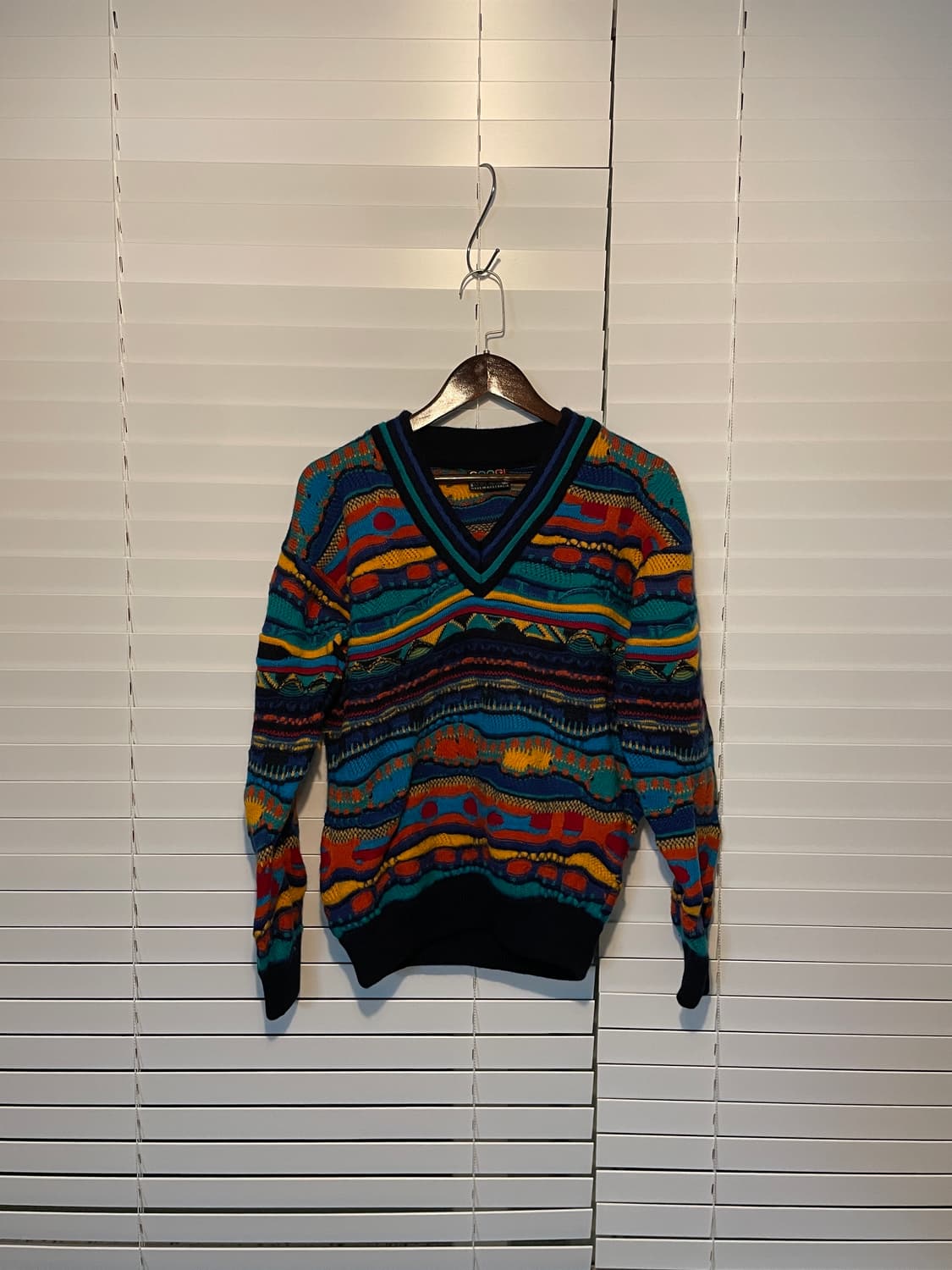 쿠지 브이넥 케이블 니트 상품이미지4