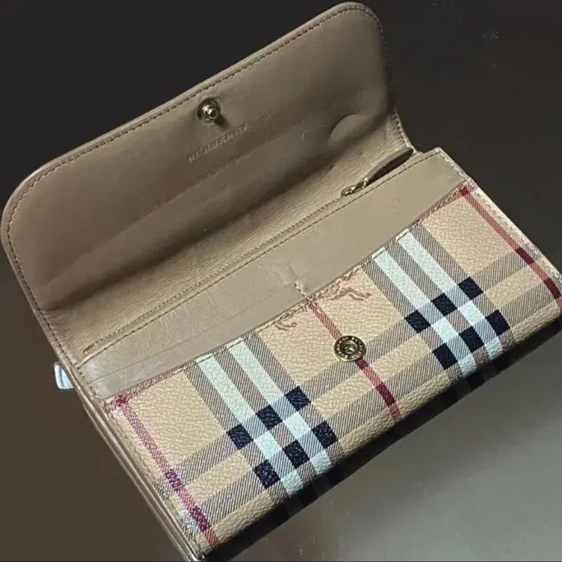 [정품]BURBERRY 버버리 헤이마켓 클래식체크 소가죽 장지갑 상품이미지4