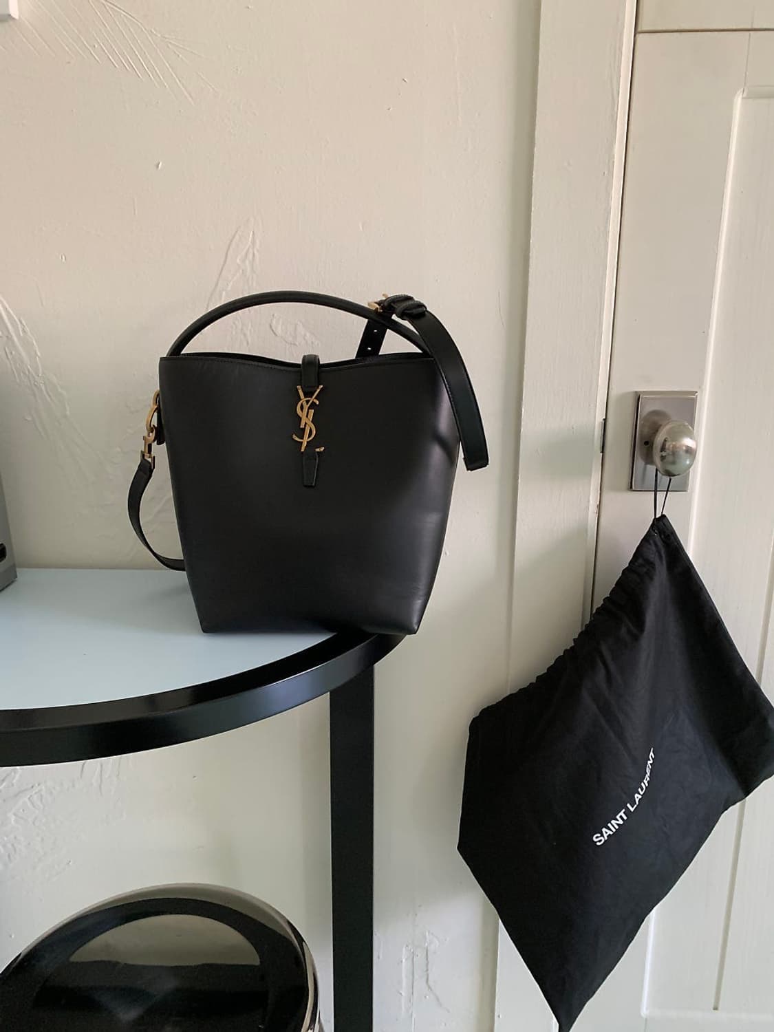 입생로랑 le37 버킷백 상품이미지1