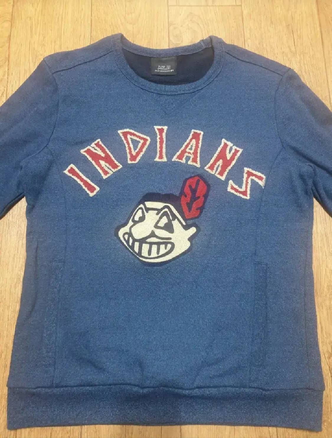 MLB 맨투맨티 95 사이즈입니다 상품이미지1