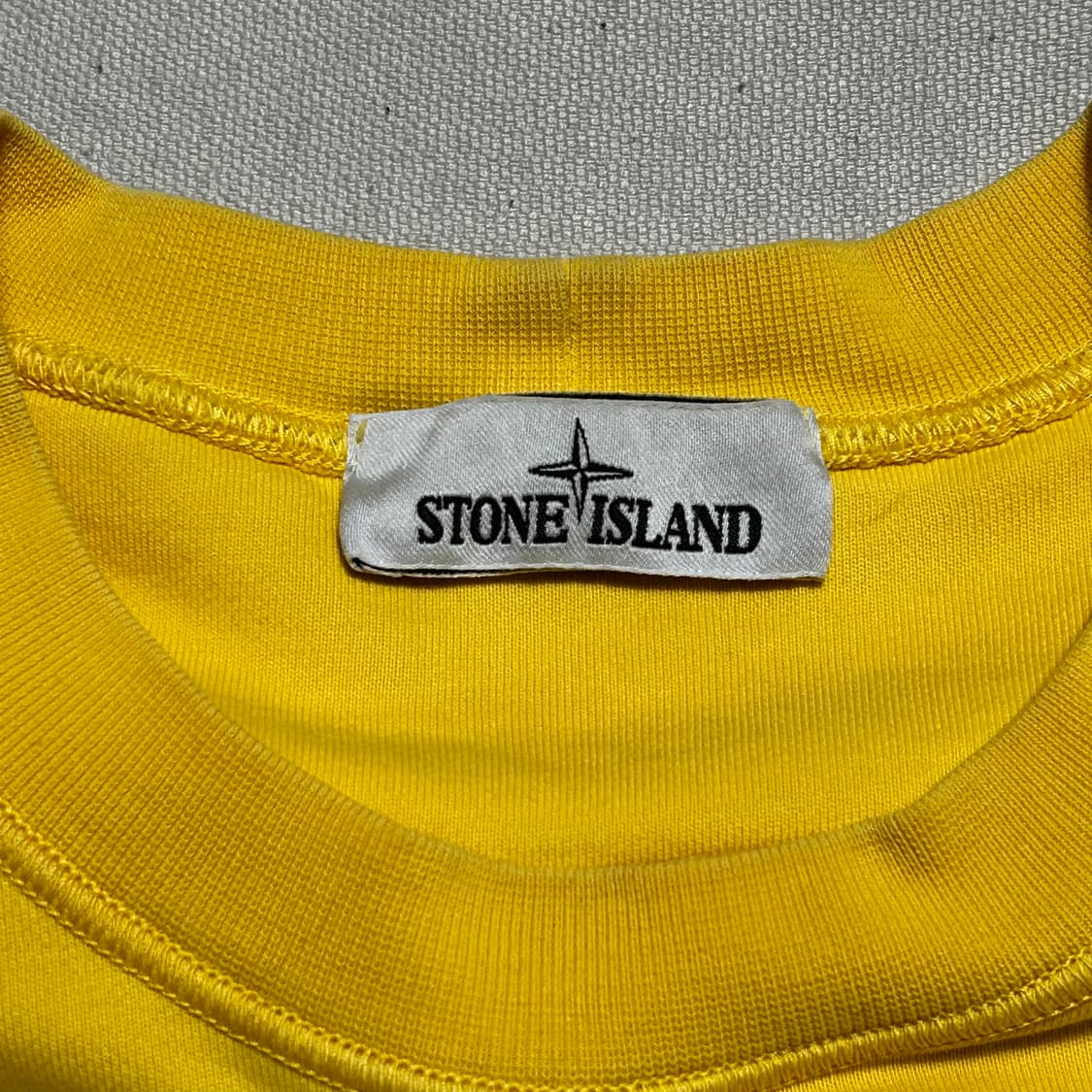 100 스톤아일랜드 옐로우 맨투맨 상품이미지4