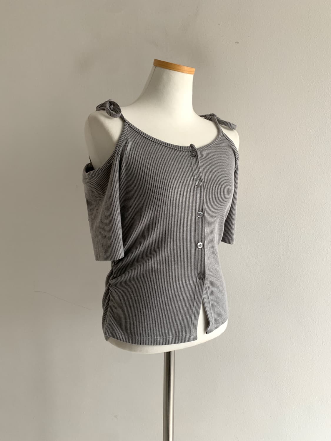 Shoulder Ribbon Button T 상품이미지4